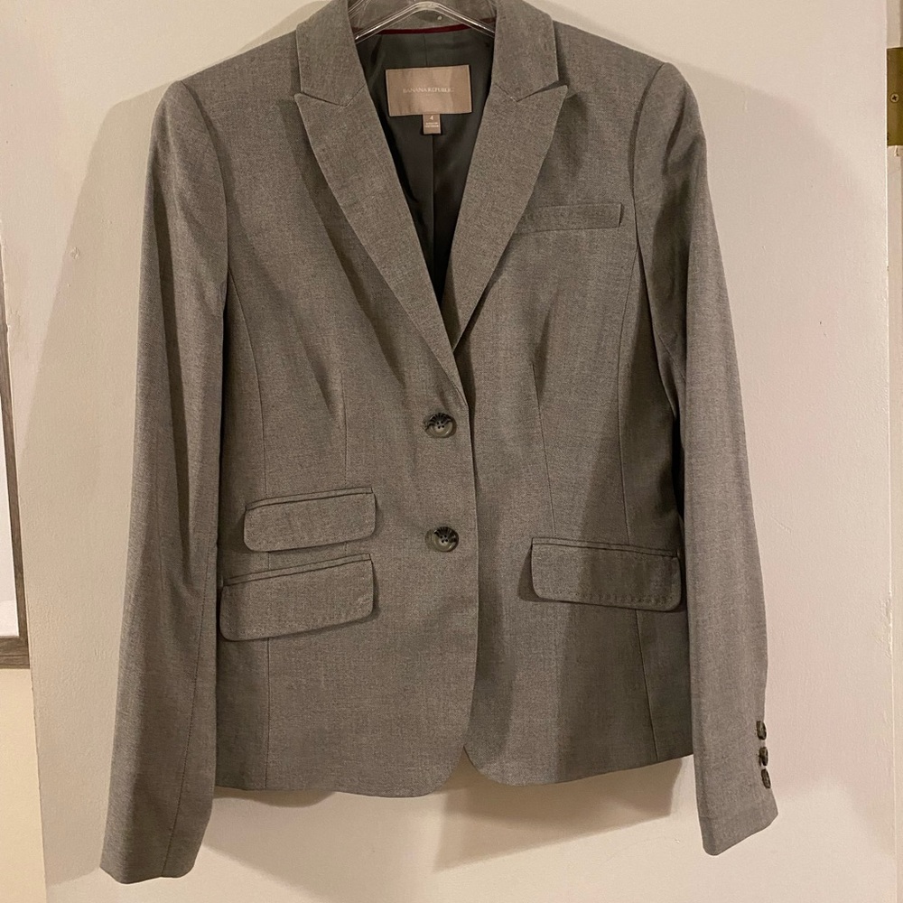 Banana Republic size 4 suit jacket